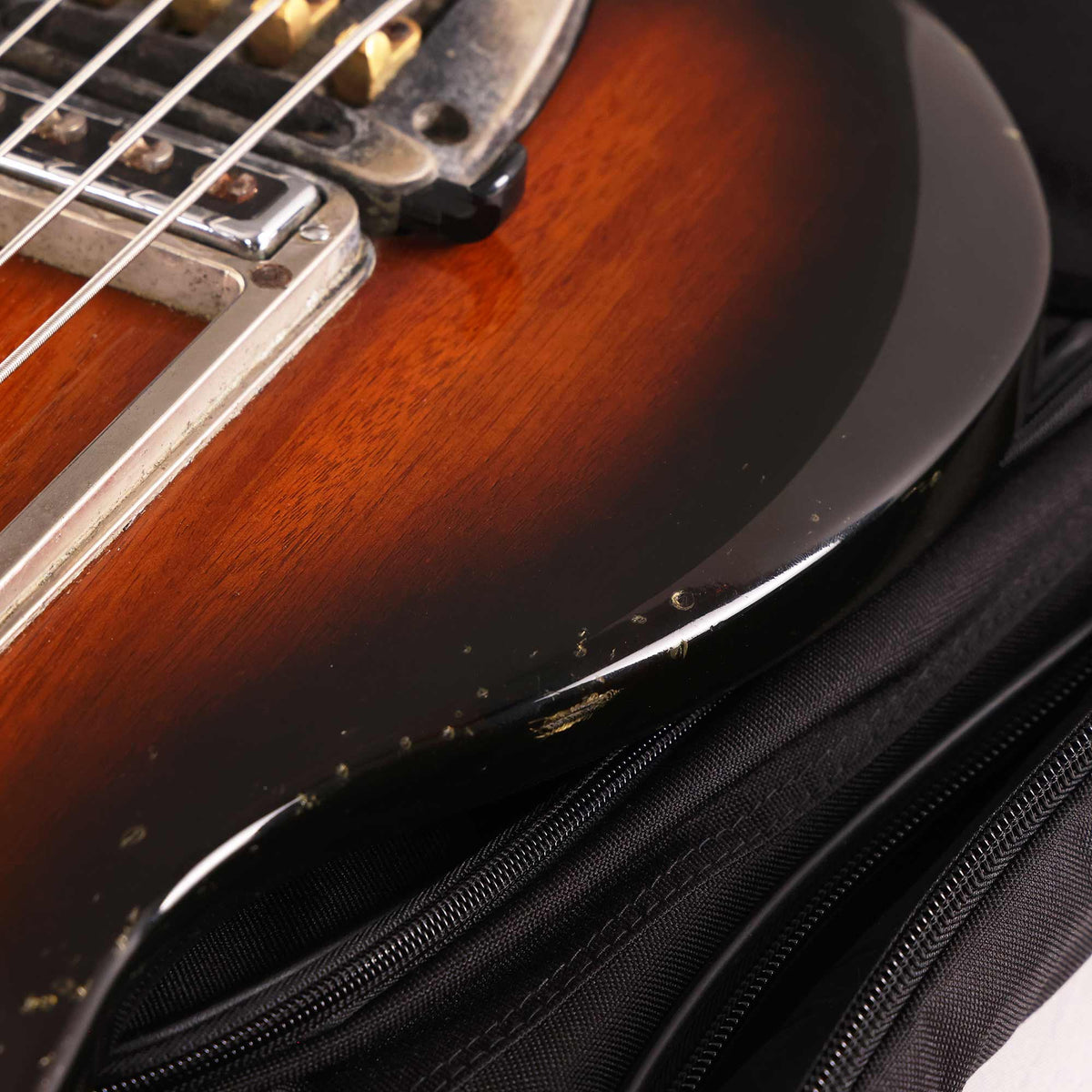 1970s Ovation Magnum I Bass Sunburst — 10