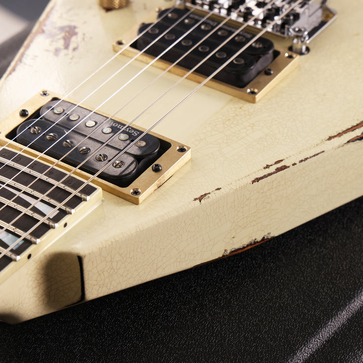 Jackson Custom Shop Rhoads Nitro Aged Vanilla Shake over 2-Tone Sunbur ...