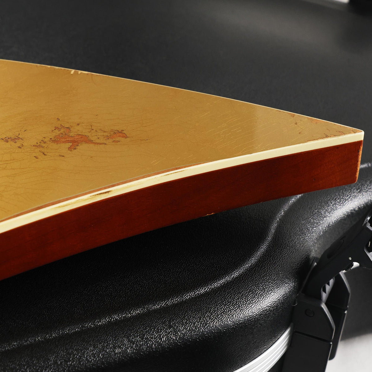 Jackson Custom Shop Limited Edition Kelly Goldtop Nitro Tour Relic — 11