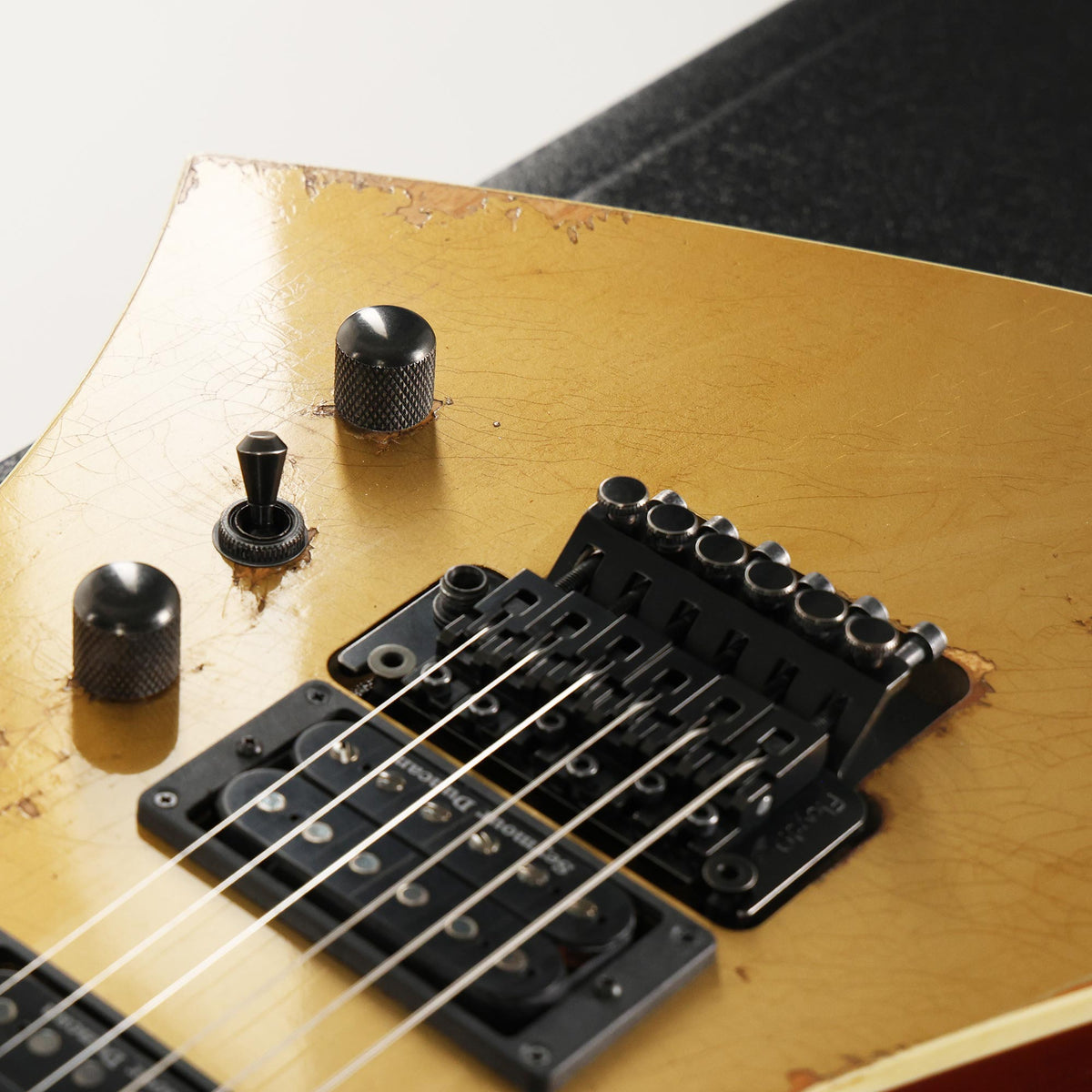 Jackson Custom Shop Limited Edition Kelly Goldtop Nitro Tour Relic — 12