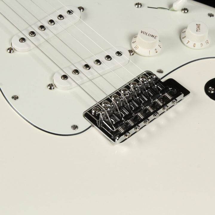 Fender Standard Stratocaster Arctic White