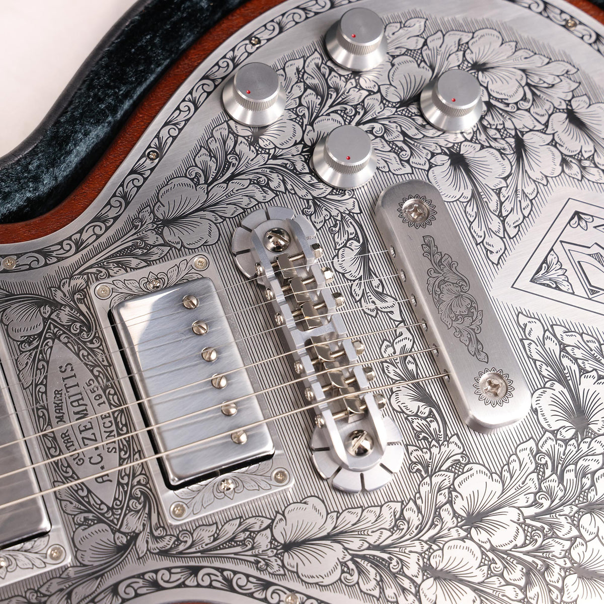 Zemaitis Custom Shop Metal Front Diamond Z — 9