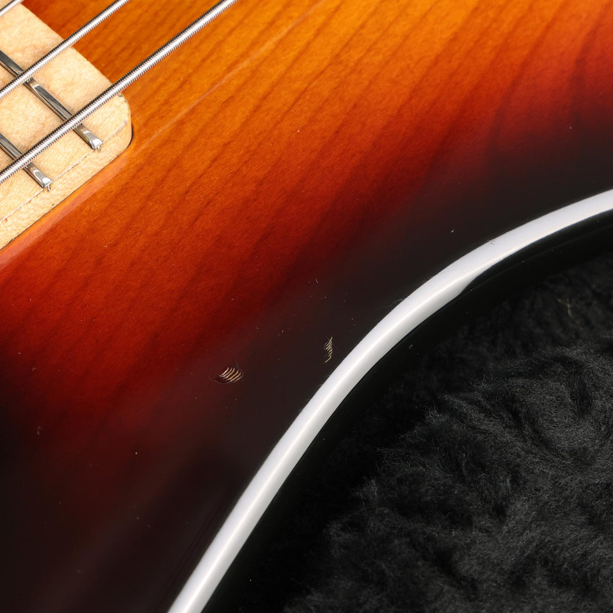 G&L L-1500 Bass Sunburst Used — 8