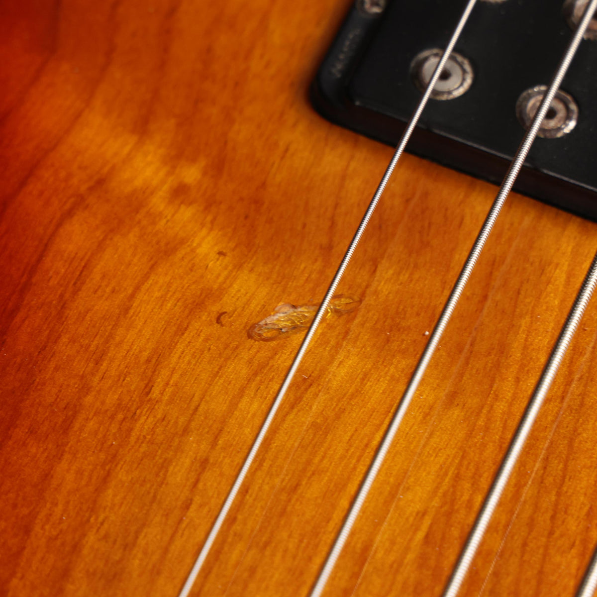 G&L L-1500 Bass Sunburst Used — 9