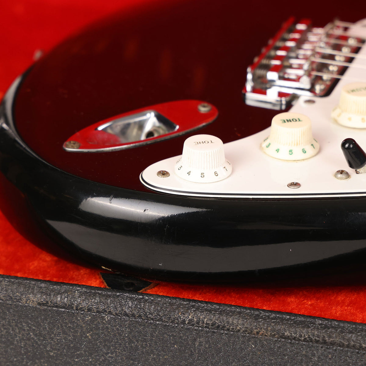 1974 Fender Stratocaster Black — 9