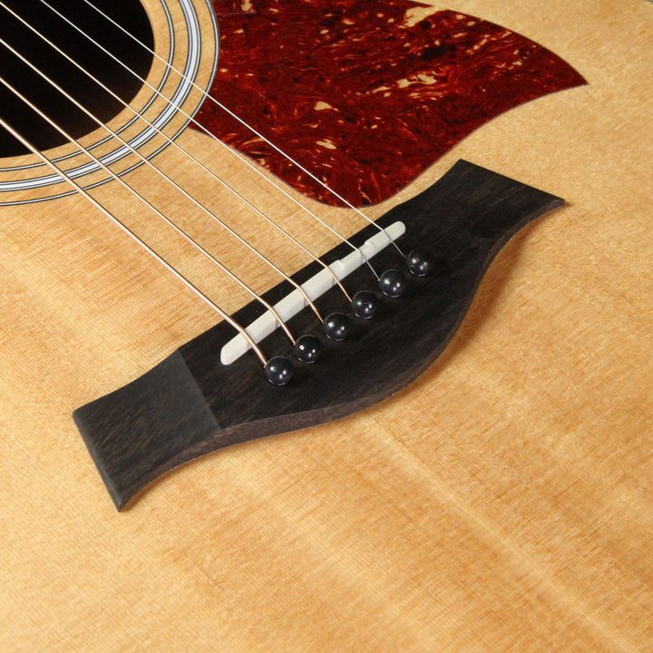Taylor 110e Dreadnought Natural
