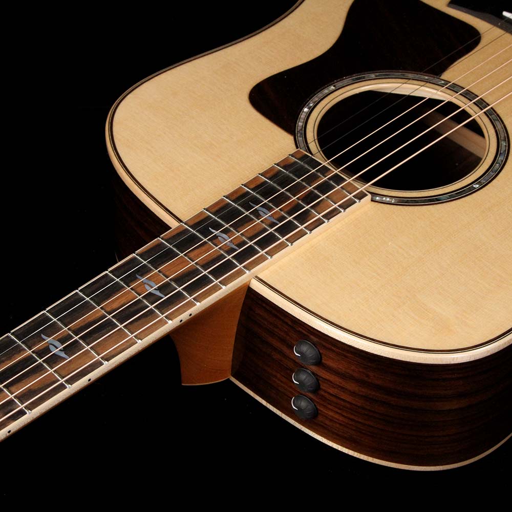 Taylor 810e Dreadnought Natural — 5