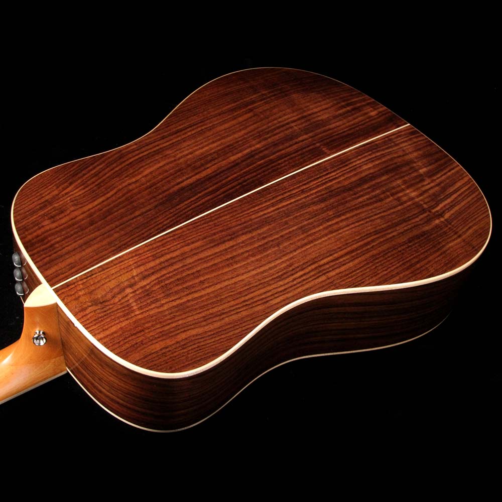 Taylor 810e Dreadnought Natural — 6