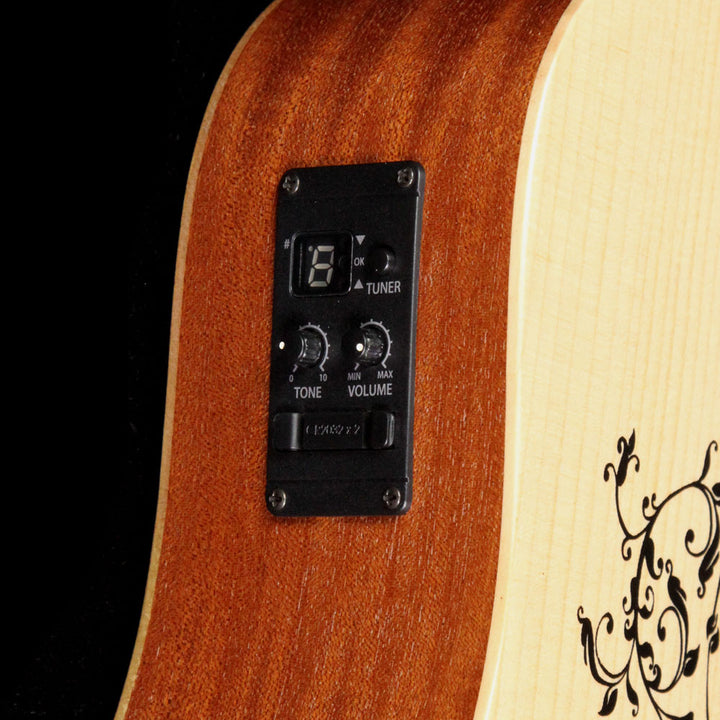 Taylor TSBT-E Taylor Swift Baby Taylor Acoustic-Electric Guitar