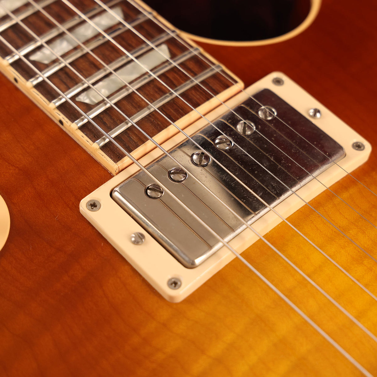 1999 Gibson Custom Shop Les Paul Standard Honeyburst — 9