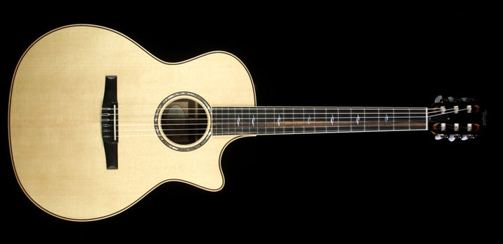 Taylor 814ce-N Grand Auditorium Nylon-String Acoustic Guitar Natural