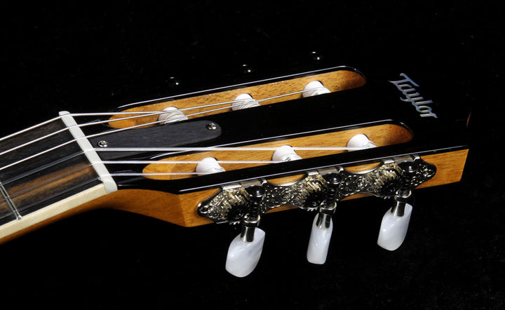 Taylor 814ce-N Grand Auditorium Nylon-String Acoustic Guitar Natural