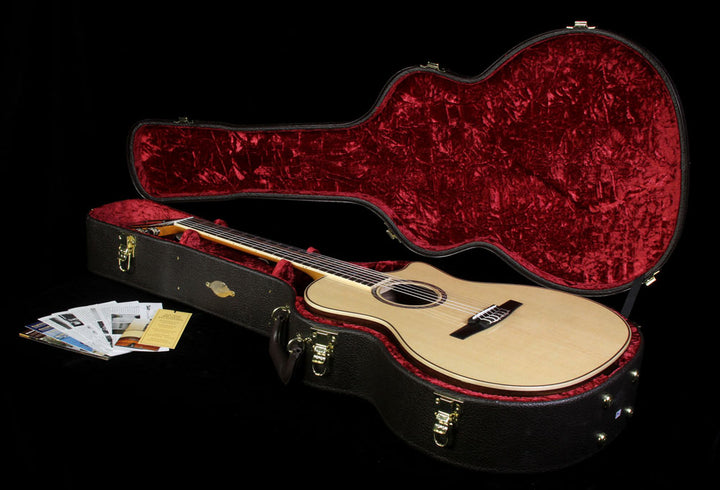 Taylor 814ce-N Grand Auditorium Nylon-String Acoustic Guitar Natural