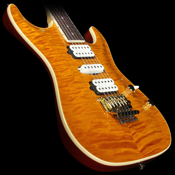 Suhr Standard Carve Top Quilt Maple Electric Guitar Transparent Caramel