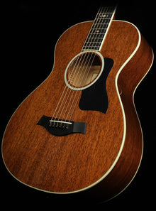 Taylor 522e 12-Fret Grand Concert Acoustic Guitar Mahogany