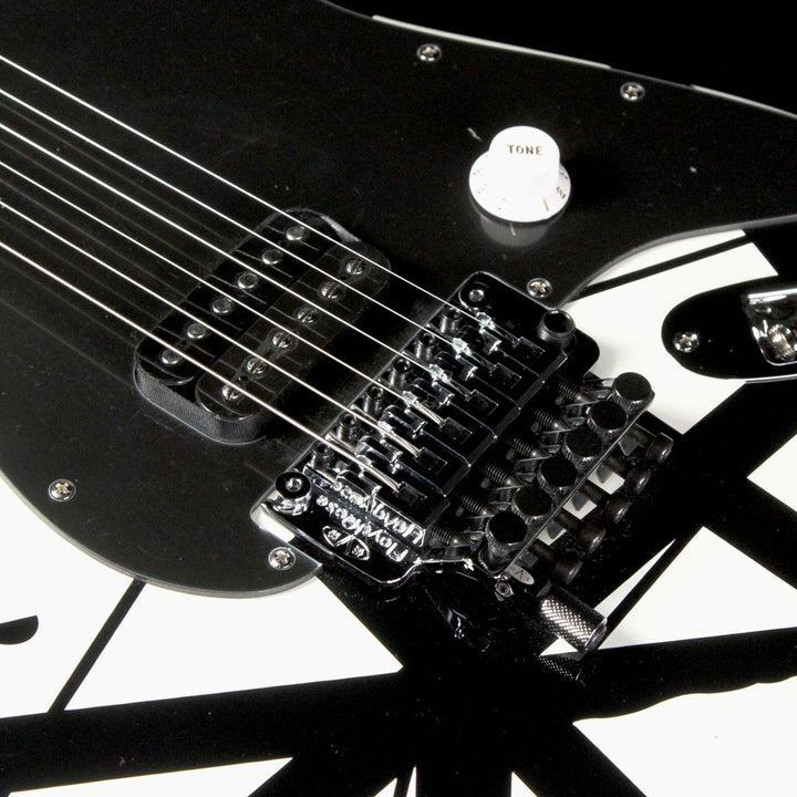 EVH Striped Series White with Black Stripes