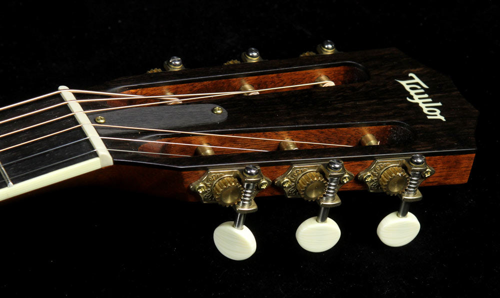 Used Taylor 522e 12-Fret Grand Concert Acoustic Guitar Mahogany — 4