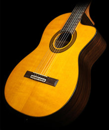 Used Takamine EG128SC Spruce Top Nylon-String Acoustic Guitar Natural