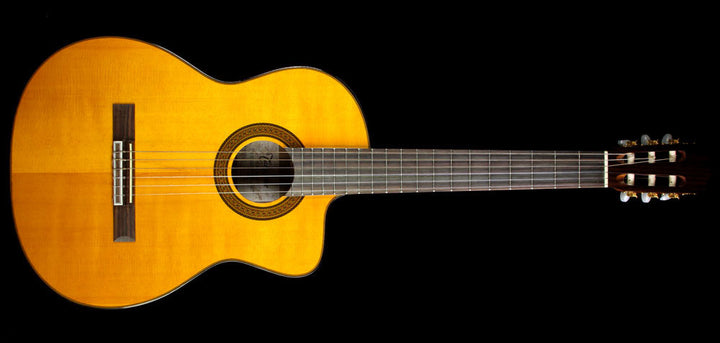Used Takamine EG128SC Spruce Top Nylon-String Acoustic Guitar Natural