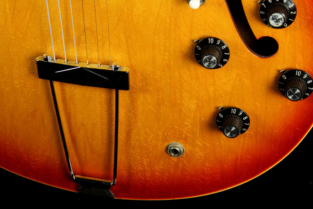 Used 1970 Gibson ES-335 TD Semi-Hollowbody Electric Guitar Cherry Sunburst — 6