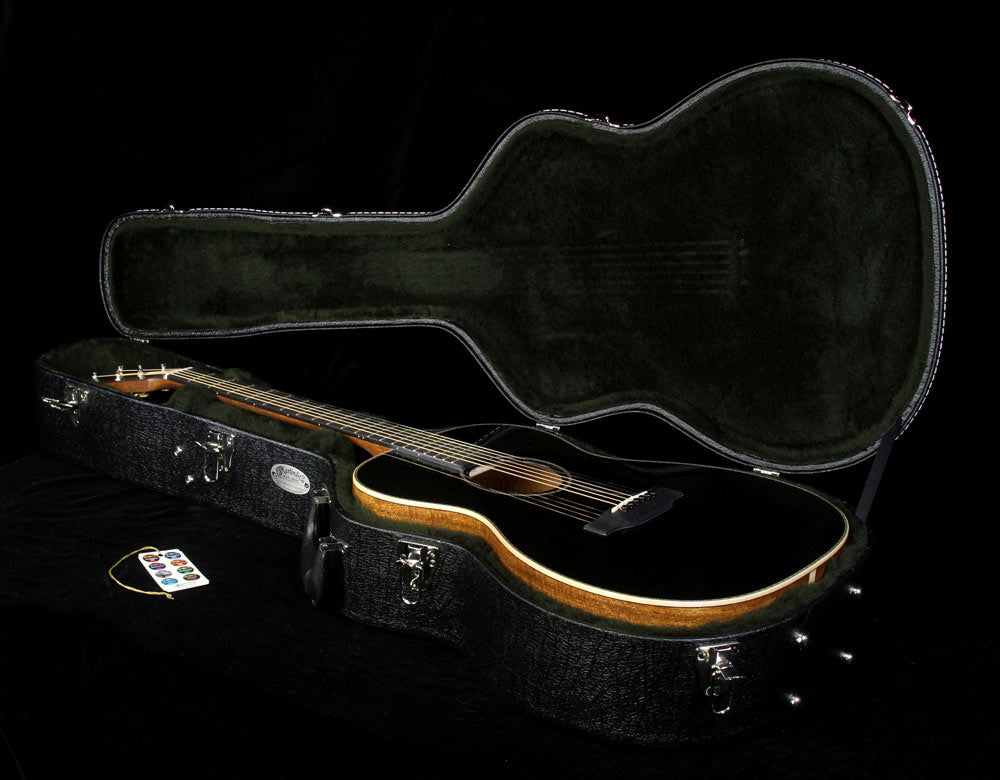 Martin Custom Shop 000-18 Figured Mahogany Acoustic Guitar Black Top — 6