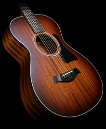 Taylor 2015 Limited Edition 322e Mahogany Top 12-Fret Grand Concert Acoustic Guitar Shaded Edgeburst