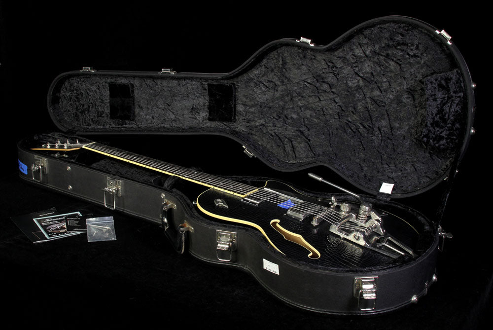 Used 2010 Duesenberg Starplayer TV Outlaw Electric Guitar Black Tolex — 8