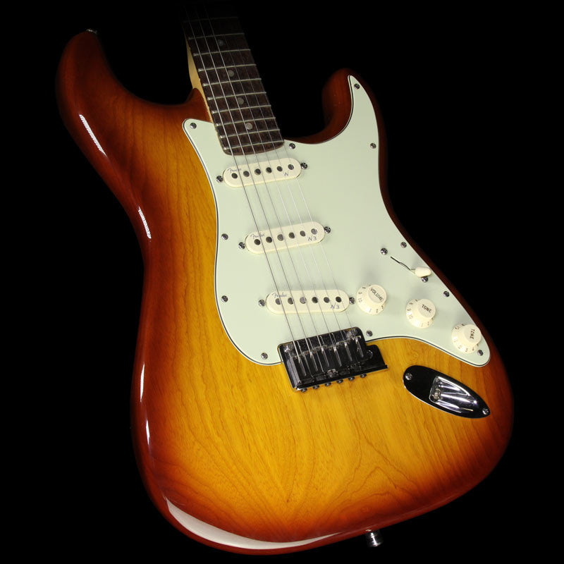fender american deluxe stratocaster tobacco sunburst Used 6-String 40042-S000271866 with Fenders modern playing American Deluxe Ash Stratocaster. Fender American Deluxe Stratocaster QMT