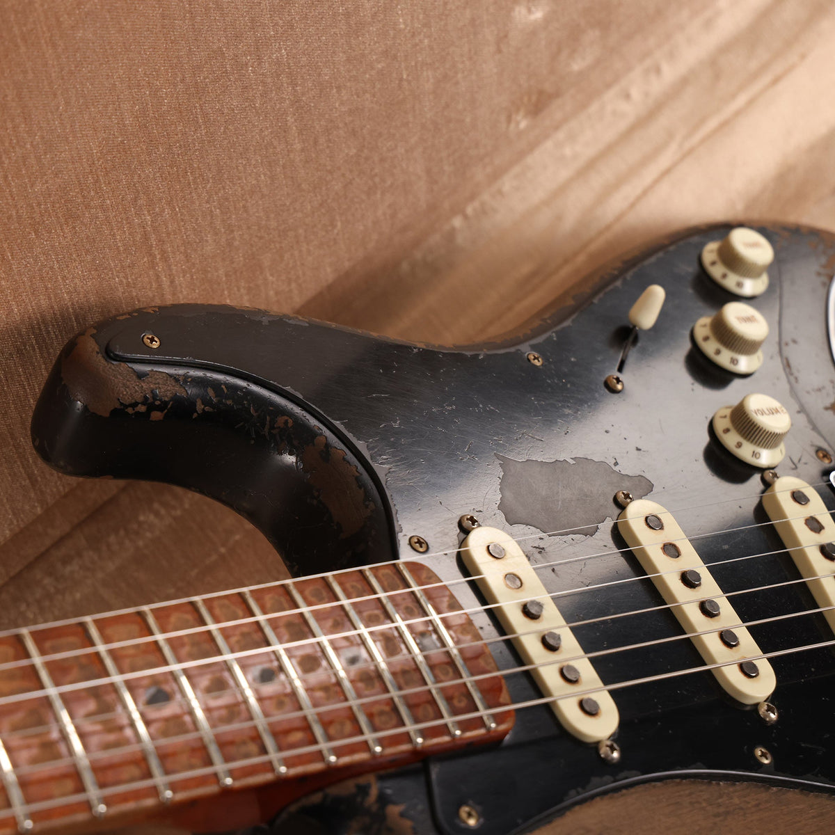 Fender Custom Shop 1957 Stratocaster Roasted Alder Masterbuilt Dale Wilson Heavy Relic Black — 10