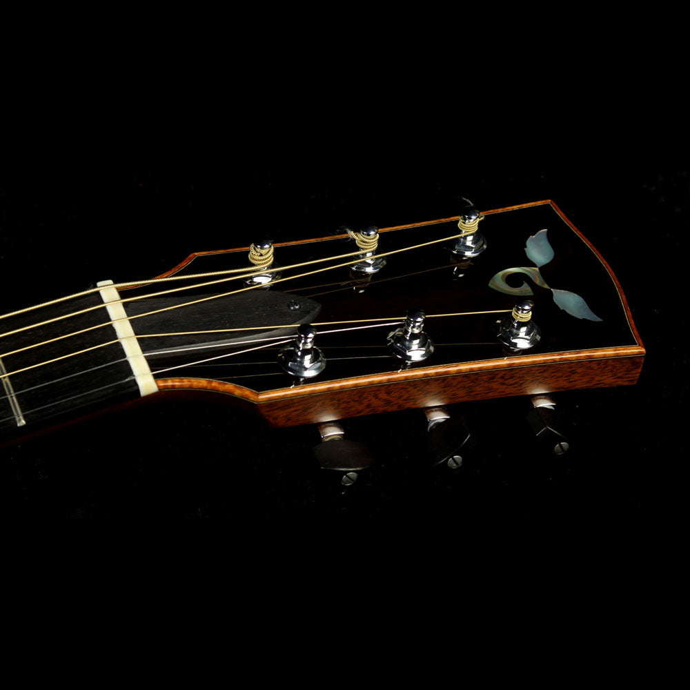 Used Goodall Parlor 14-Fret Cutaway Acoustic Guitar Natural — 4