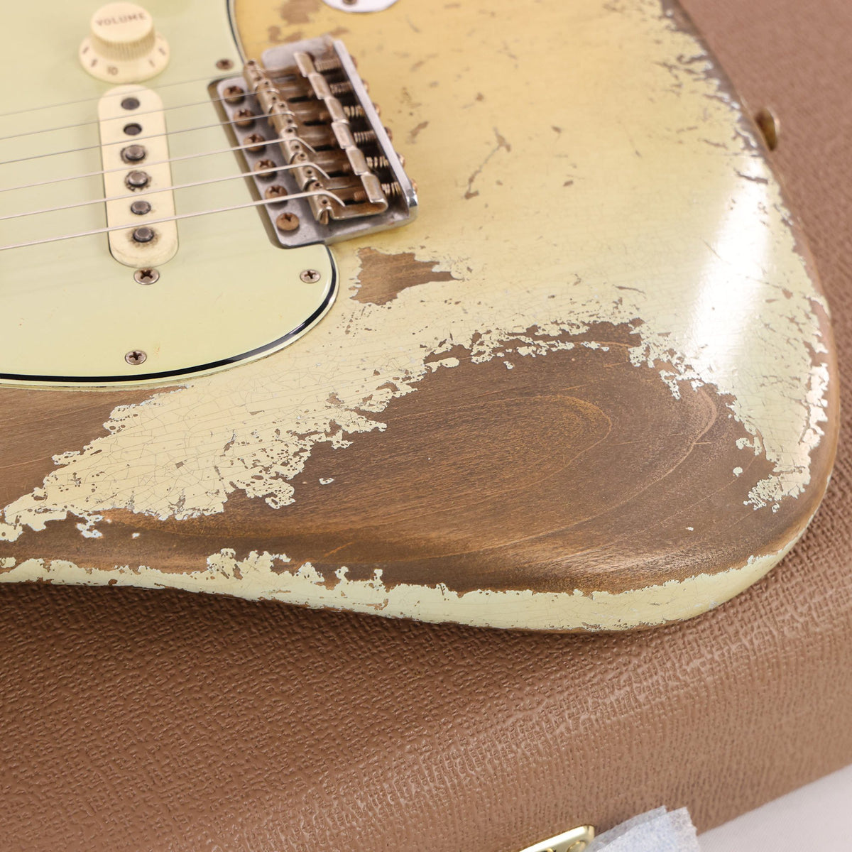 Fender Custom Shop '62 Stratocaster Ultimate Relic Masterbuilt Dale Wilson Sonic Blue — 8