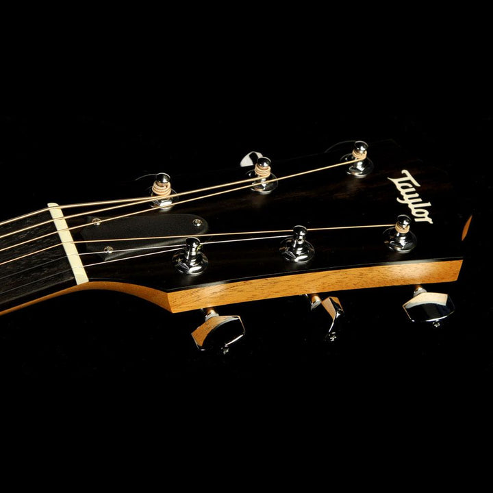 Taylor 110e Dreadnought Acoustic-Electric Guitar Walnut