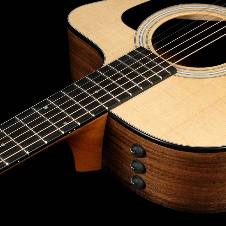 Taylor 114ce Walnut Grand Auditorium Acoustic Guitar Natural