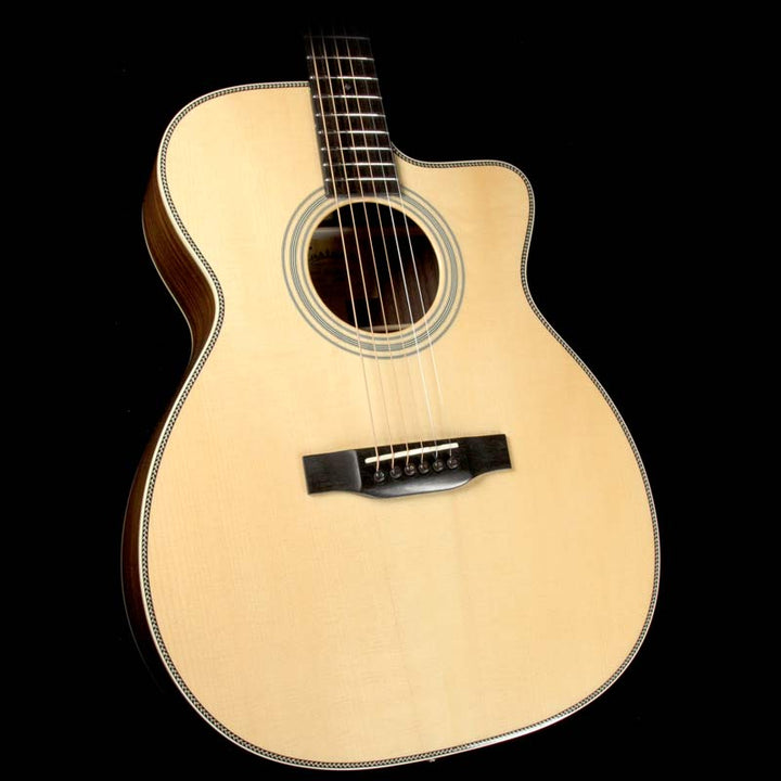 Eastman E20OMCE Orchestra Acoustic Guitar Natural