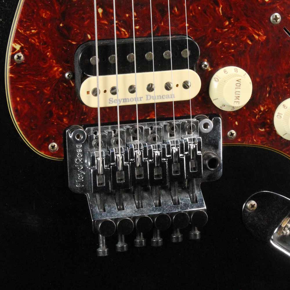 Fender Custom Shop ZF Stratocaster Music Zoo Exclusive Heavy Relic Black — 4