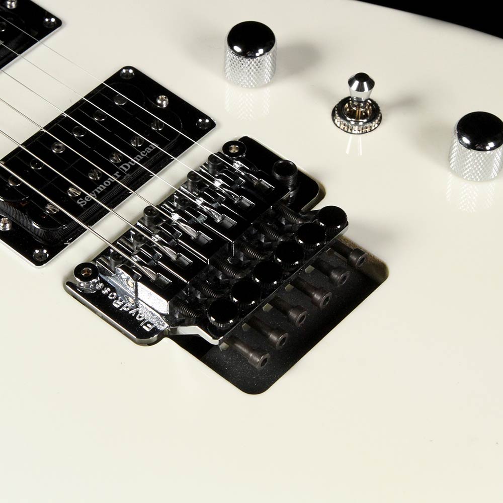 Used Jackson Custom Shop SL2 Soloist Electric Guitar Snow White — 4
