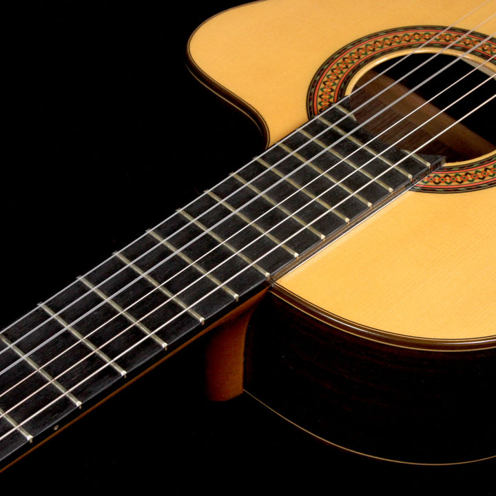 Used Raimundo 680-E Classical Acoustic Guitar Natural