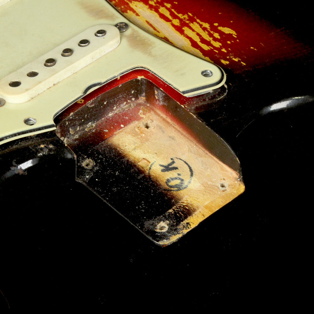 Used 1963 Fender Stratocaster Electric Guitar 3-Tone Sunburst — 10