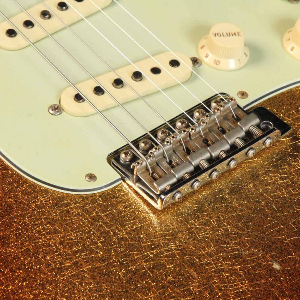 Fender Custom Shop 1965 Stratocaster 3-Tone Burst Sparkle Heavy Relic Flash Coat — 4