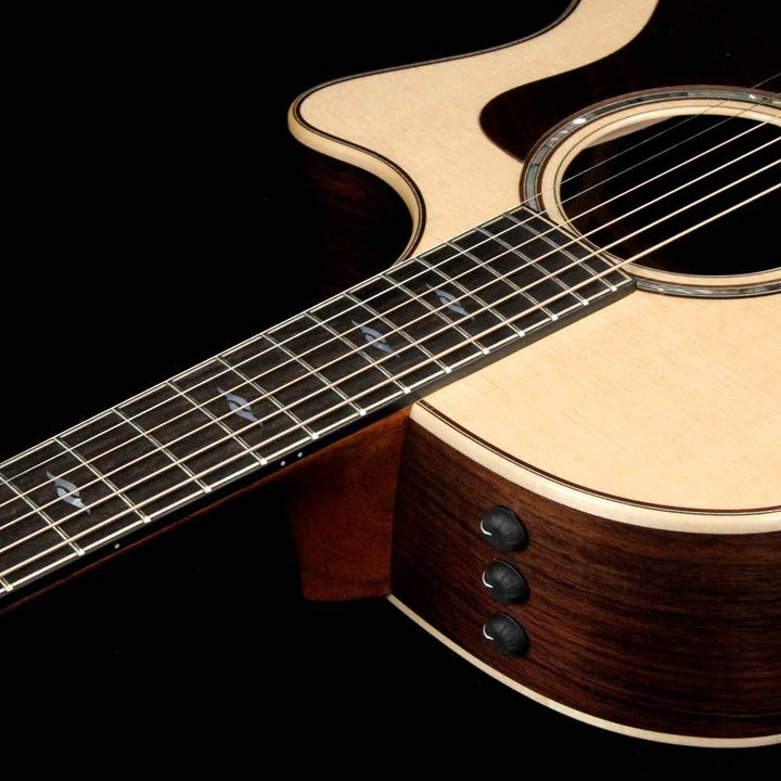 Taylor 814ce DLX Grand Auditorium Natural