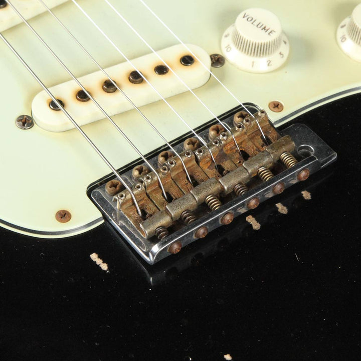 Fender Custom Shop John Cruz Masterbuilt 1960 Stratocaster Heavy Relic Electric Guitar Black over Fire Mist Gold