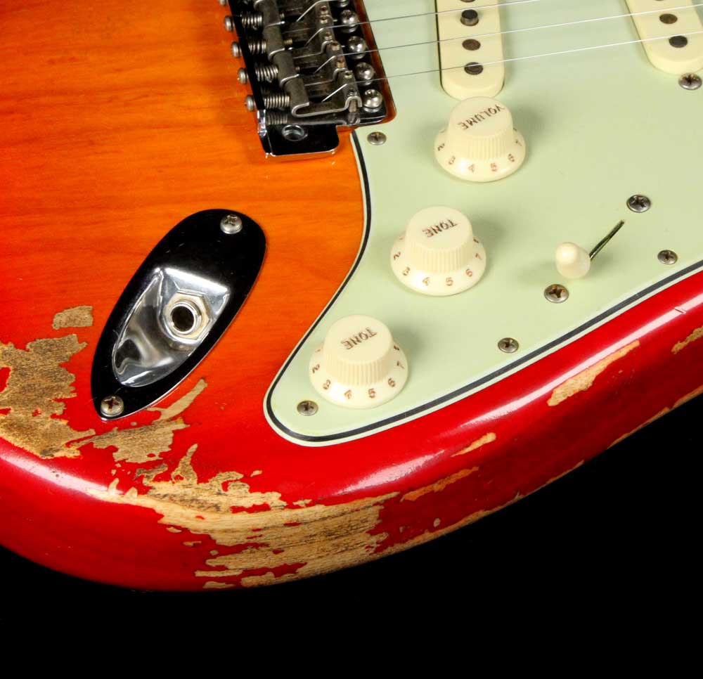 Fender Custom Shop '62 Stratocaster Heavy Relic Aged Cherry Burst — 8