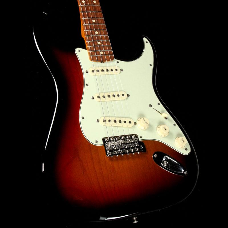 Fender Classic Series '60s Stratocaster Lacquer 3-Tone Sunburst