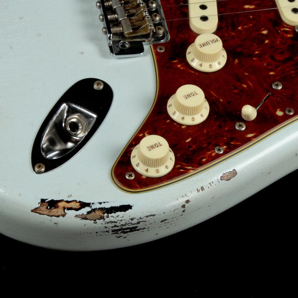 Fender Custom Shop 1967 Stratocaster Aged Sonic Blue over 3-Tone Sunburst Relic — 5