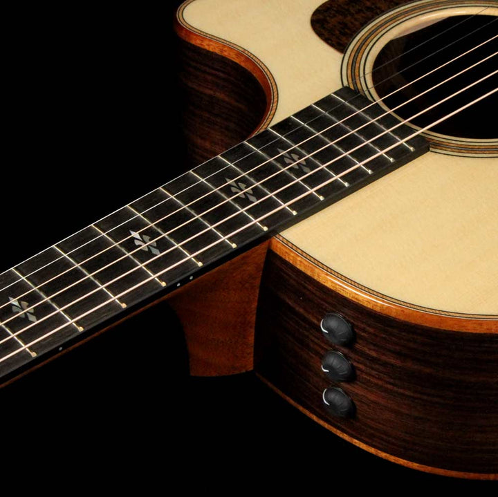 Taylor 714ce V-Class Grand Auditorium Acoustic-Electric Natural