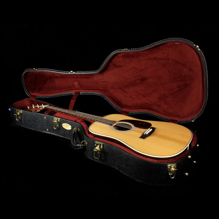 Martin HD-28 Dreadnought Acoustic Adirondack Spruce VTS Natural