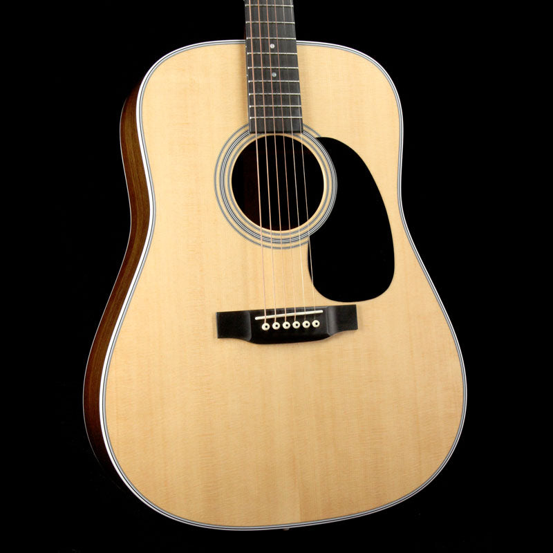 Martin D-28 Dreadnought Natural 2015 — 1