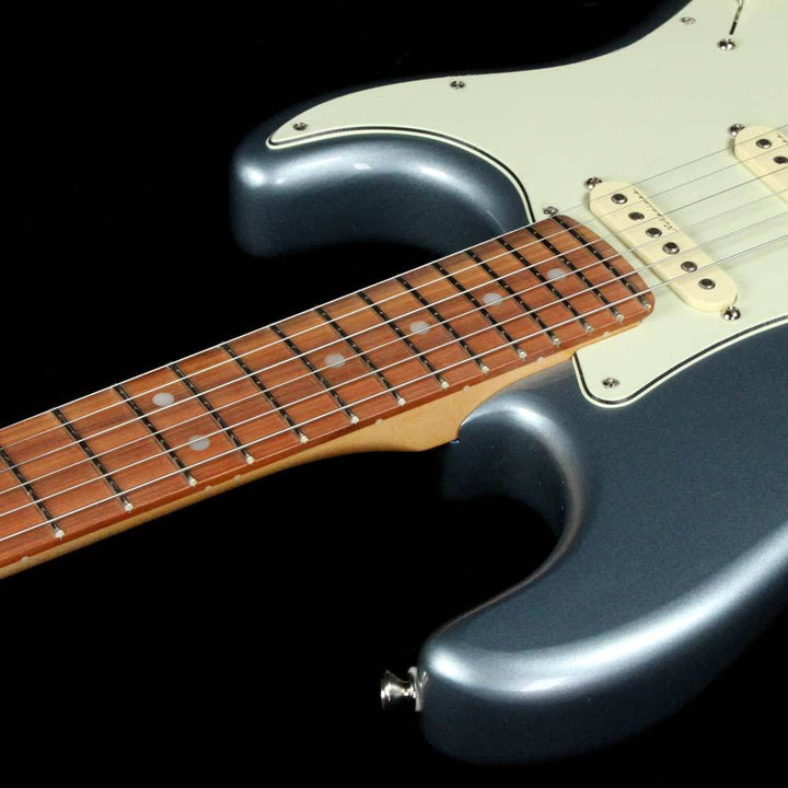Fender Deluxe Roadhouse Stratocaster Mystic Ice Blue