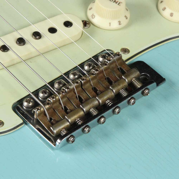 Fender Custom Shop 1960 Stratocaster Relic Aged Daphne Blue