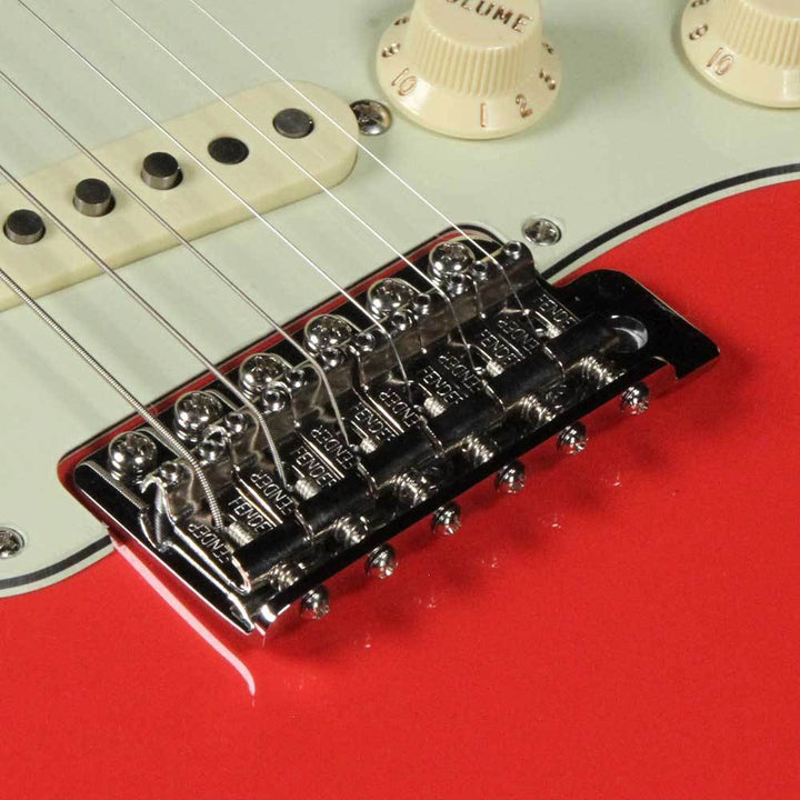 Fender Classic Series '60s Stratocaster Lacquer Fiesta Red